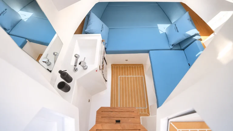 10-d29-cabina-interior-1.webp